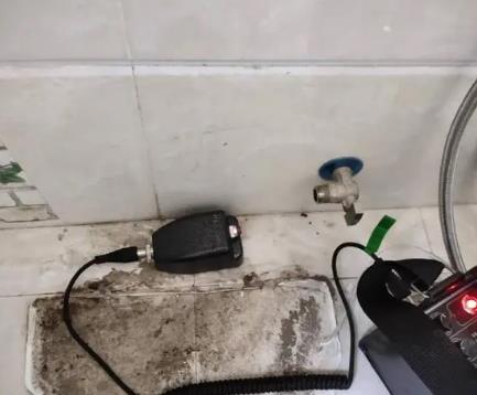 雅江屋顶漏水维修公司分享下卫生间漏水的危害及解决方法